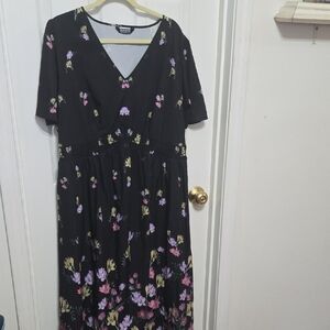 Chic Black Floral Midi Dress